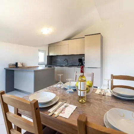 1 Bedroom Amazing In Sukošan