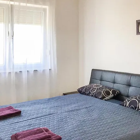 Apartament 1 Bedroom Amazing In Sukošan
